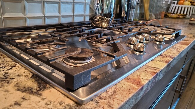 Gas cooktop - 23164 N 73rd Pl