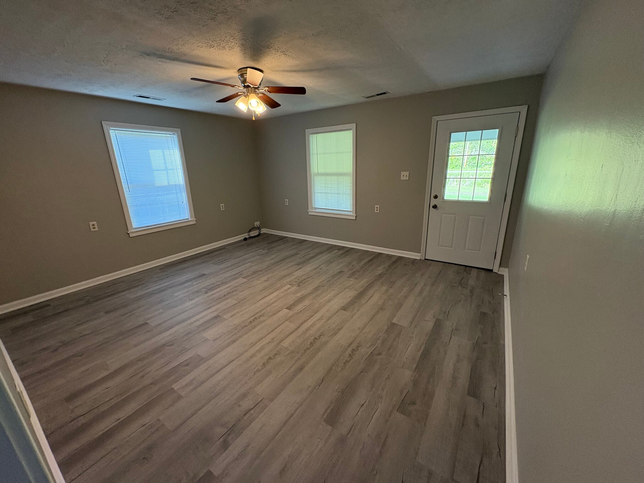 Front room - 9603 Alley Branch Rd