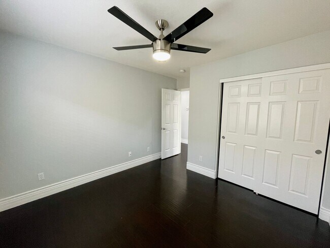 Building Photo - BEAUTIFUL HOME IN RHODES RANCH GUARD GATED COMMUNITY! AMMENITIES INCLUDE COMMUNITY BASKETBALL COU...