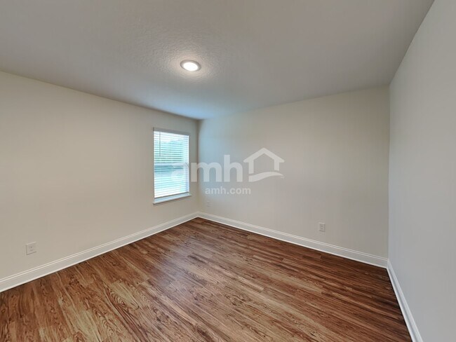 Building Photo - 6058 Little Blf Cir