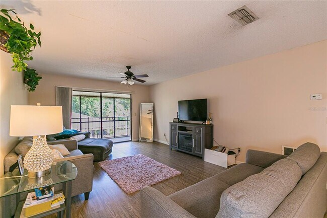 Building Photo - 1547 NE 2nd St