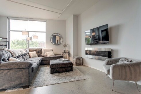 Building Photo - 2115 Yeaman Pl