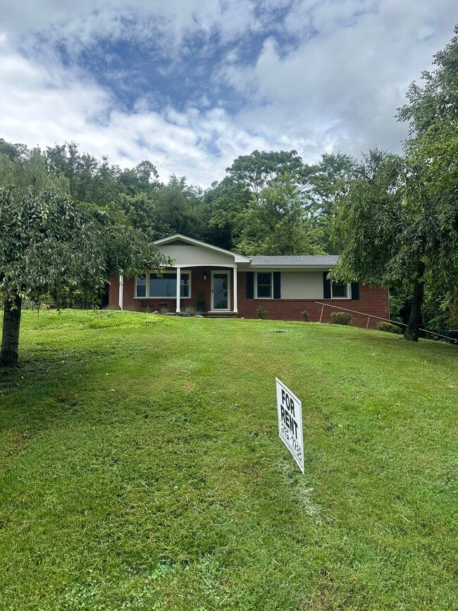 Primary Photo - 615 Pine Ridge Rd