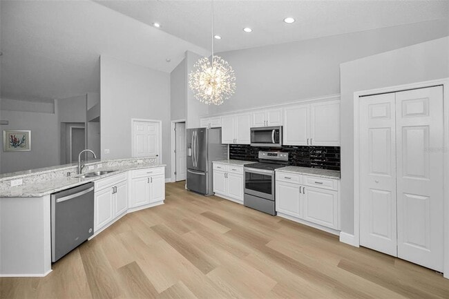 Building Photo - 6240 Fairskies Dr
