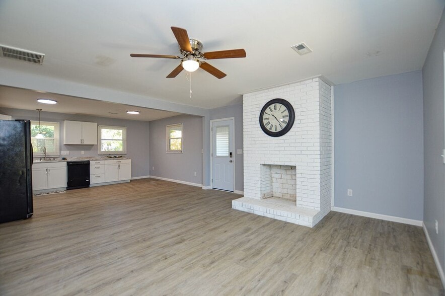 Building Photo - 5385 Macy Grove Rd