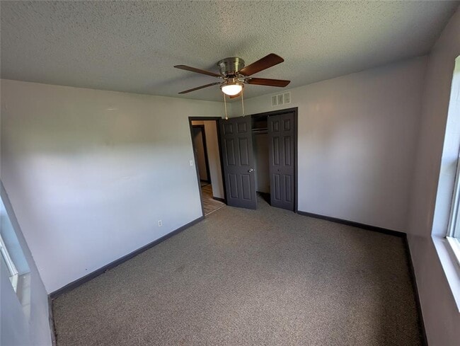 Building Photo - 908 NE 31st St