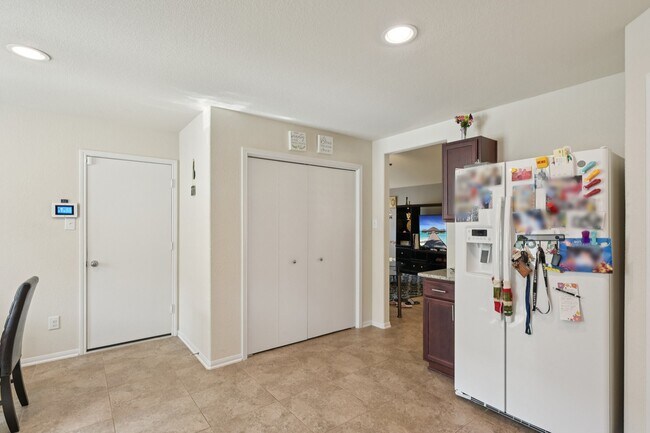 Building Photo - 2222 Mountain Quail Wy