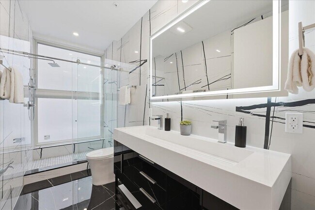 Building Photo - 134 New York Ave