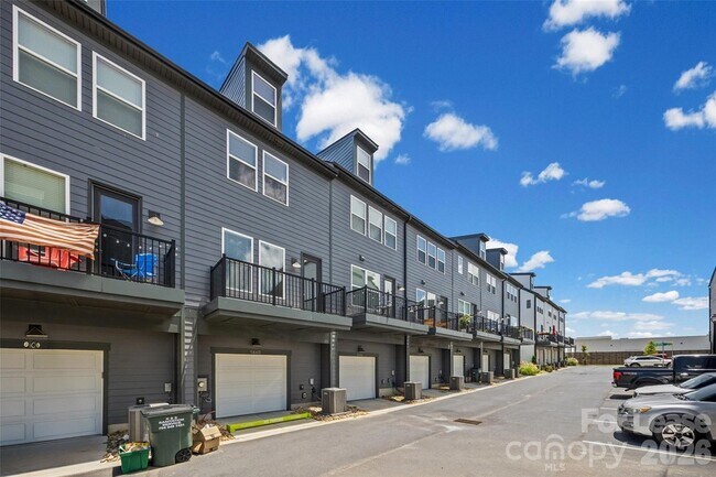 Building Photo - 5640 Kingspan Dr