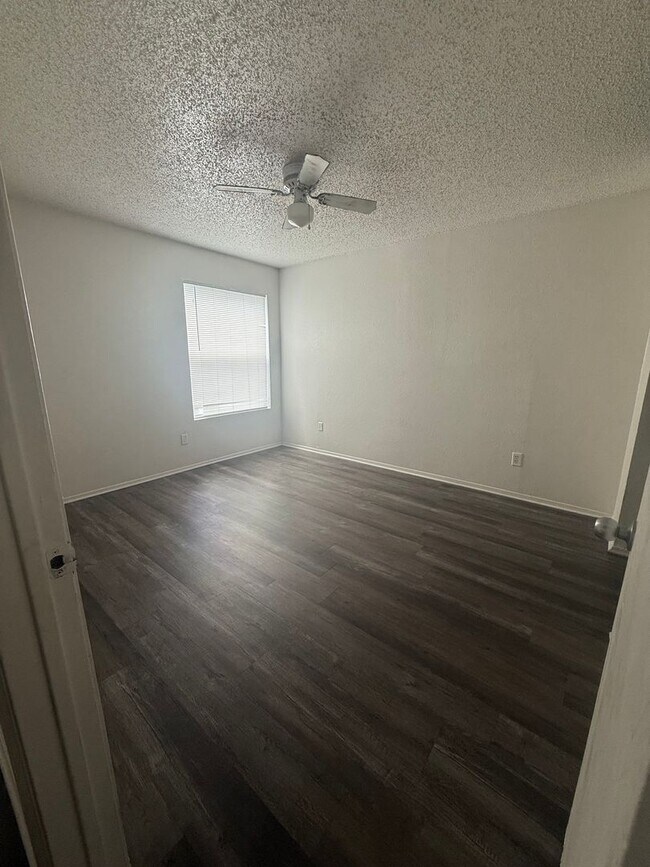 Building Photo - Langtry Apartments- 2 Bedroom 2 Bathroom