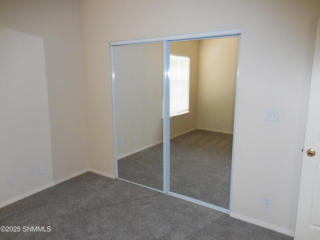 Building Photo - 3219 Eagle Ridge Dr