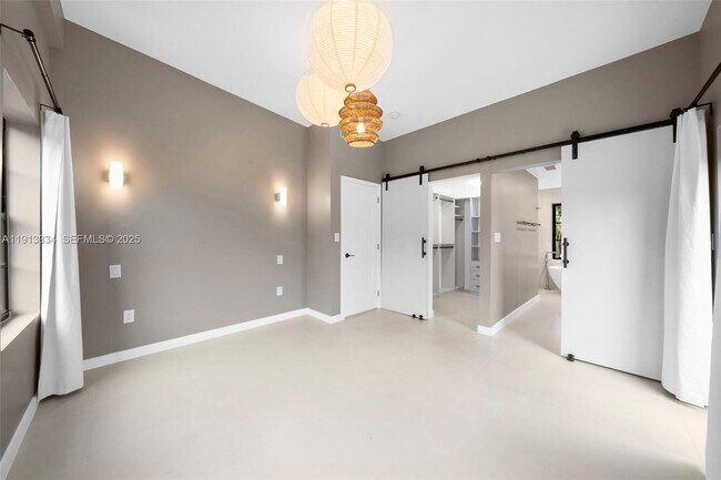 Building Photo - 151 NE 43rd St