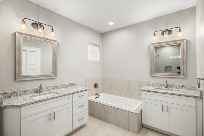 Building Photo - 56 Penelope St