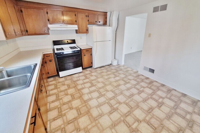 Building Photo - 51-53 E Forrest Avenue