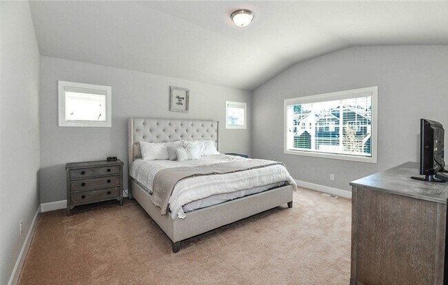 Building Photo - Gorgeous 4BR Home in Canton Park Backing t...