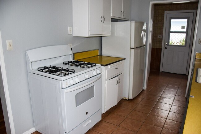 Building Photo - Steps to Chapman College