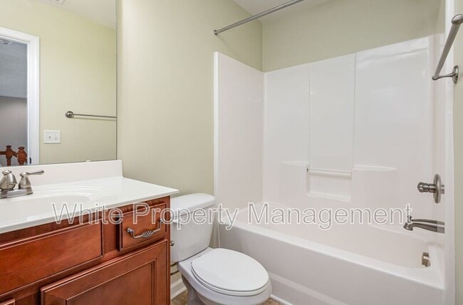 Building Photo - 5517 Tipperlinn Way