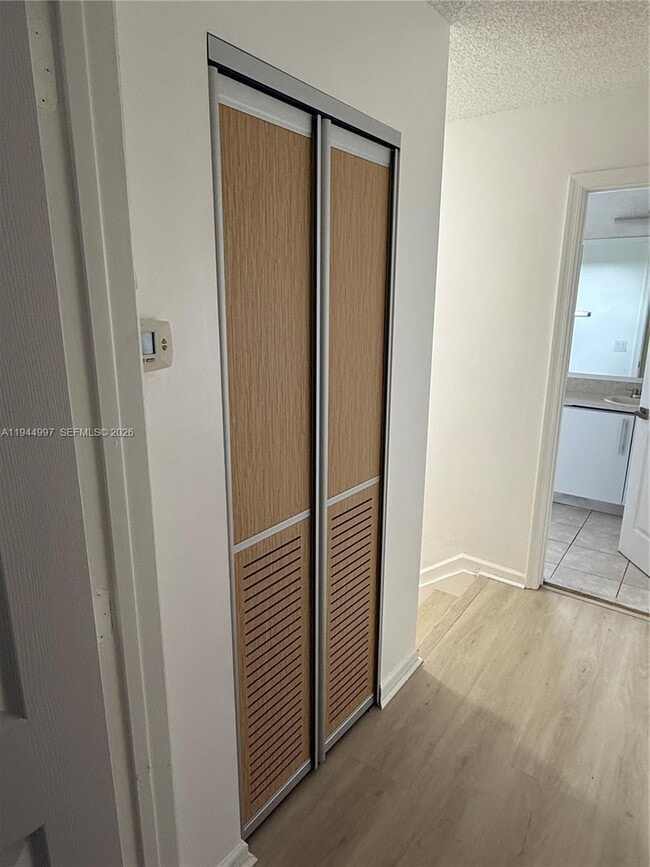 Building Photo - 973 Imperial Lake Rd