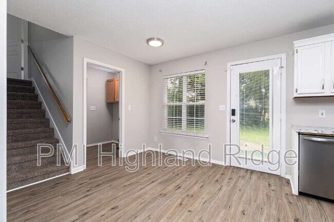Building Photo - 2414 Lismore Dr