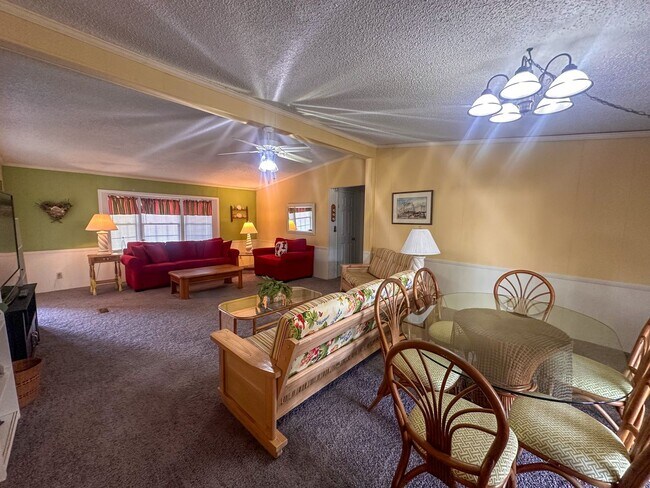 Building Photo - 5 Bedroom Beach House