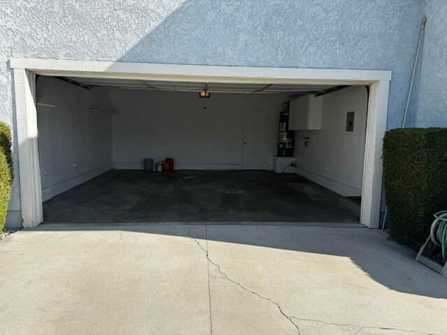 Building Photo - 14439 Rosecrans Ave