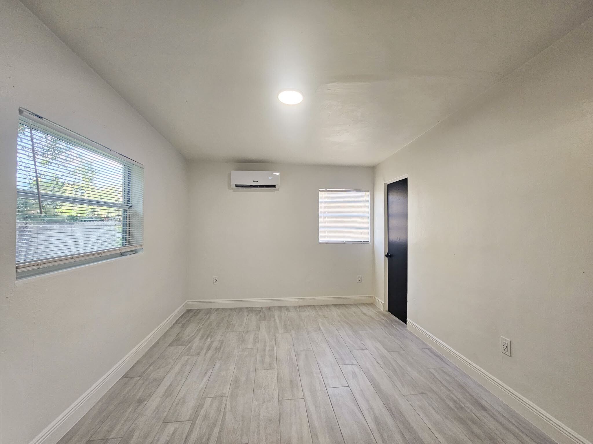 Main Bedroom - 1105 E South St