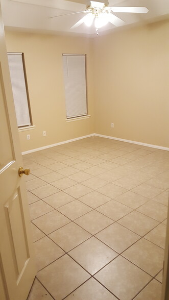 Master bedroom - 6800 N 8th St
