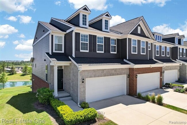 Building Photo - Modern 3-Bedroom Condo in Lake Orion Near I-75