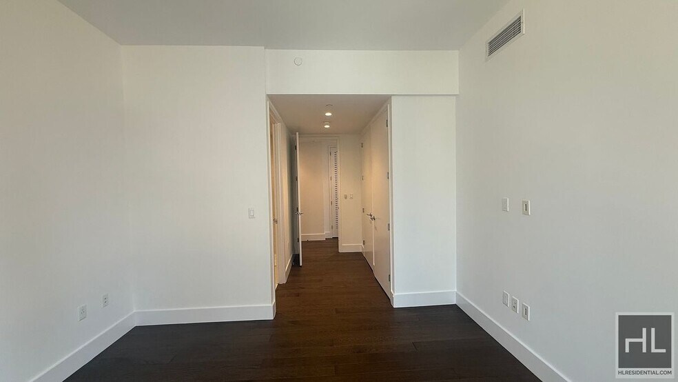 Building Photo - East 44th Street
