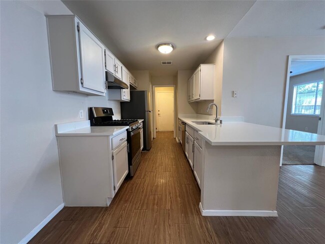 Building Photo - 12302 Alderbrook Dr
