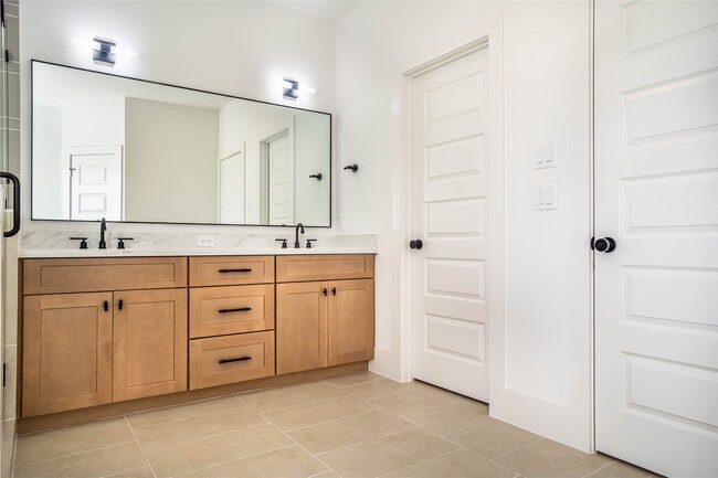 Building Photo - 5738 Barbara Rose Ln