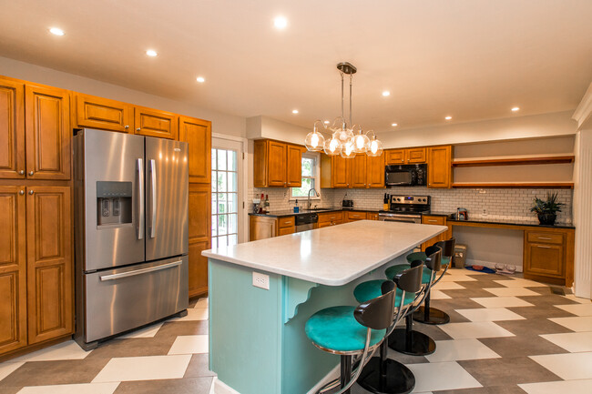 Kitchen with granite counters - 2057 Fallon Rd