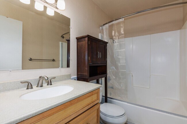 Building Photo - Upstairs, 1 bedroom, Benicia Highlands on Cambridge Drive
