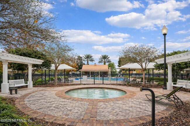 Building Photo - 845 Black Cherry Dr S