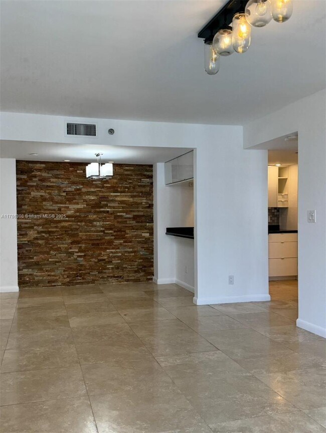 Building Photo - 770 Claughton Island Dr