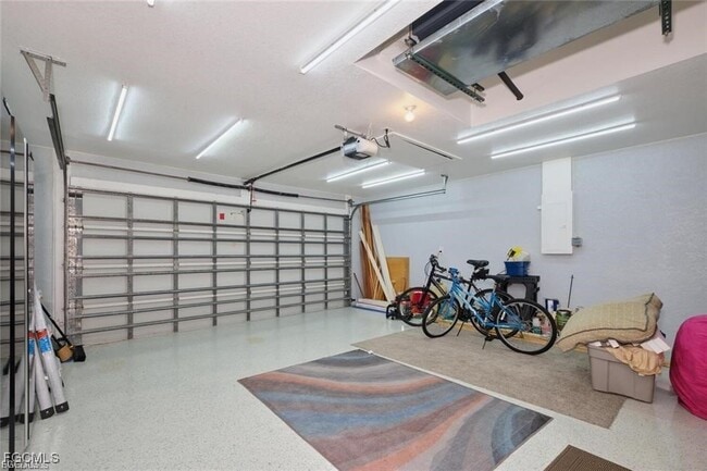 Building Photo - 5507 SW 14th Pl