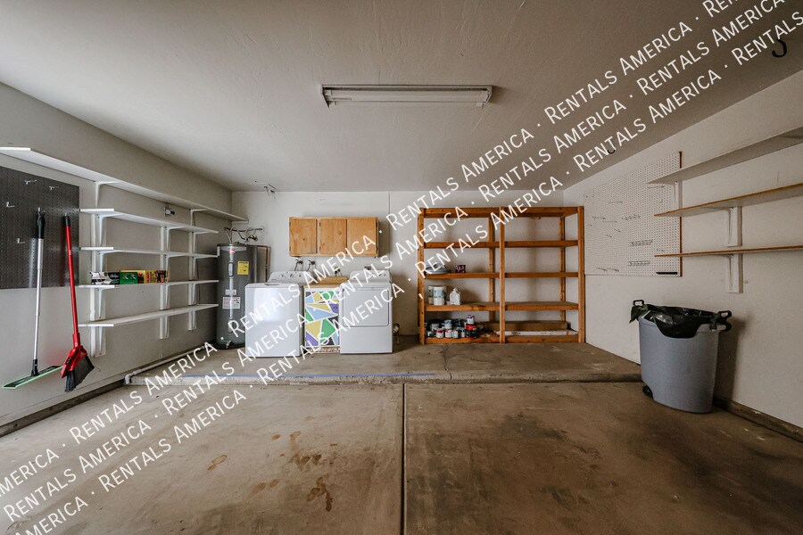 Building Photo - 1117 W Auburn Dr
