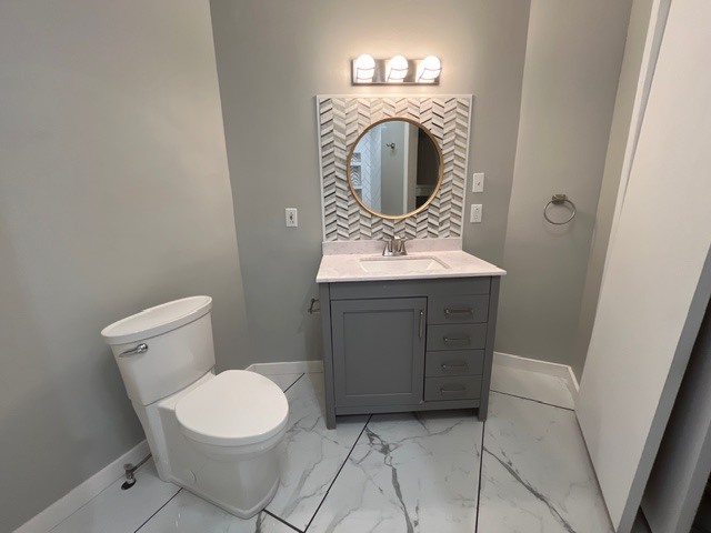 Building Photo - 803 W Cedar St