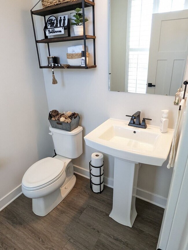 Building Photo - Gorgeous Newer Construction Home (2022) in...