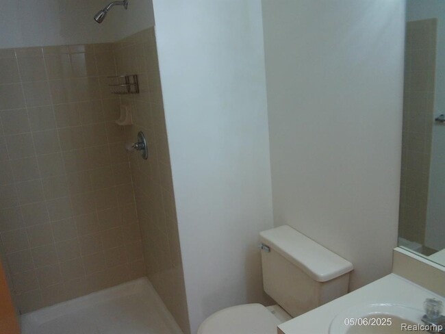Building Photo - 15765 Balfour Dr