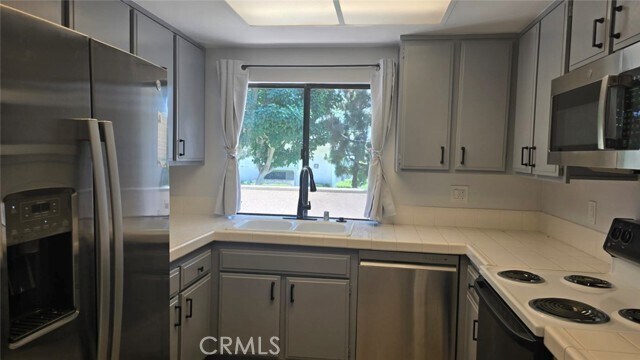 Building Photo - 8566 Van Ness Ct