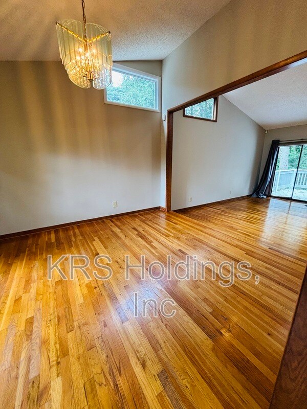 Building Photo - 8416 Summit Acres Dr
