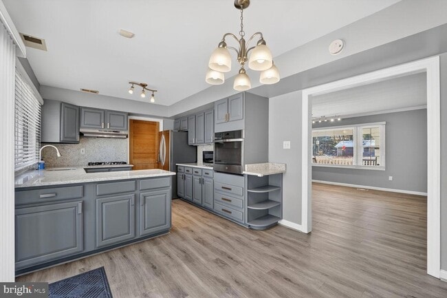 Building Photo - 1405 Pennington Ln