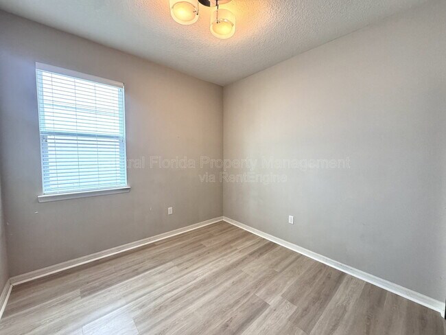 Building Photo - 11860 Thatcher Ave