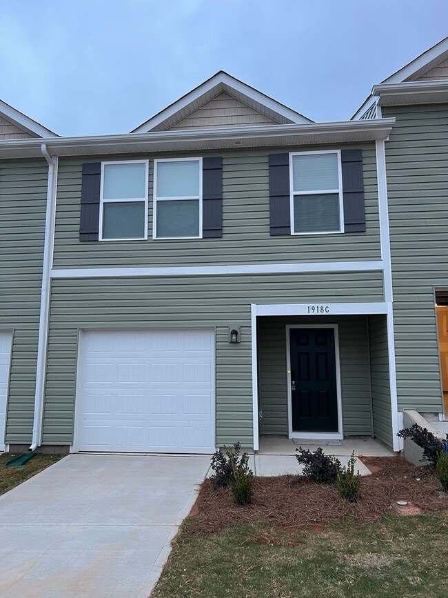 Building Photo - Brand new Townhome in Newton