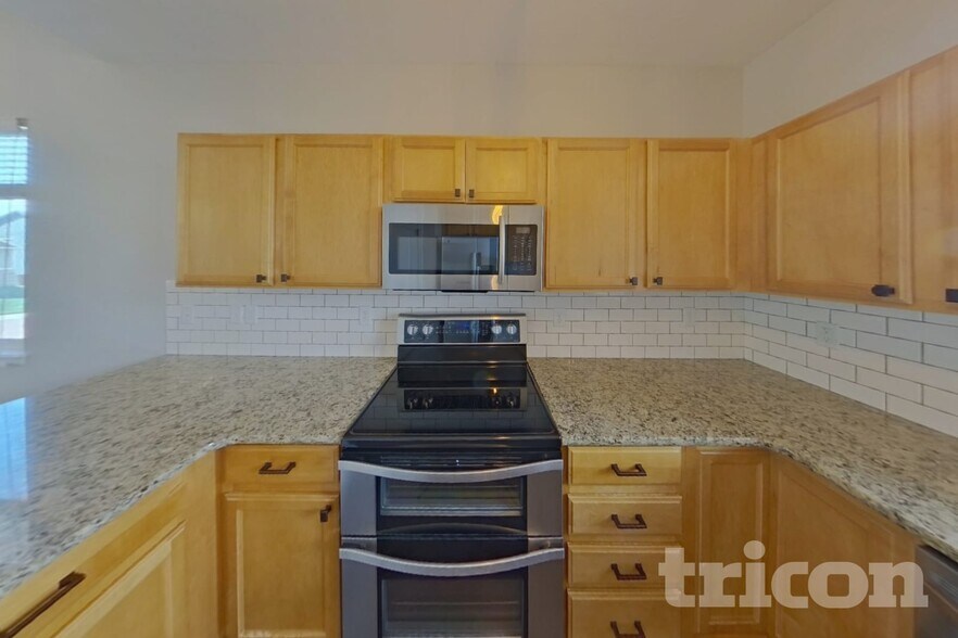 Building Photo - 6227 San Mateo Dr