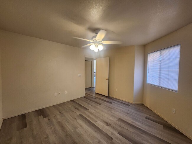 Building Photo - Great Location in Green Valley