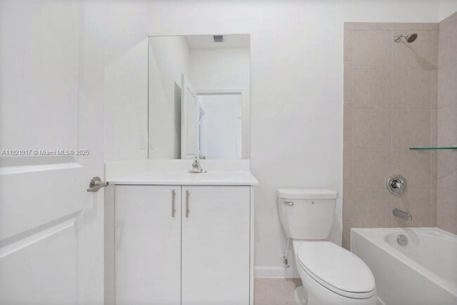 Building Photo - 286 SW 159th Dr