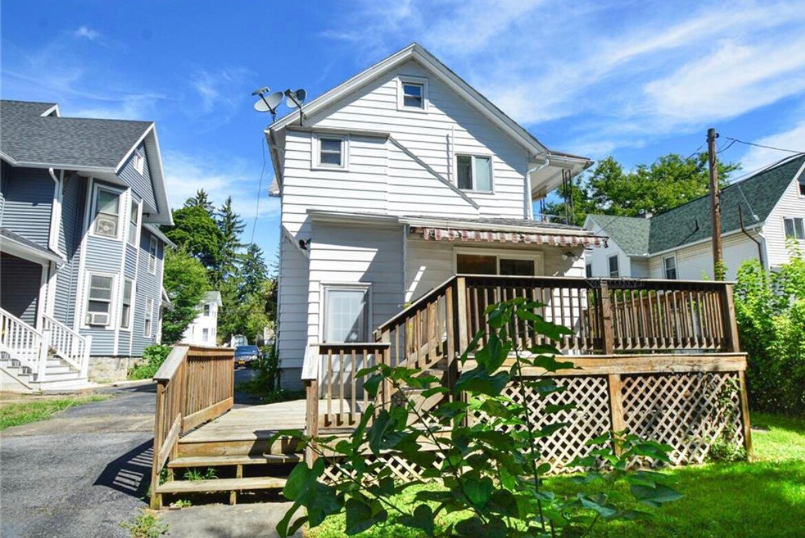 Building Photo - 163 Lewis St