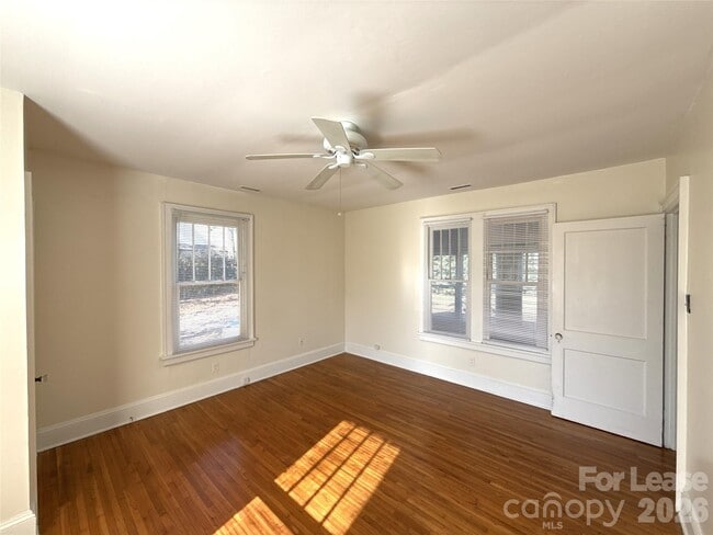 Building Photo - 1133 Princeton Ave